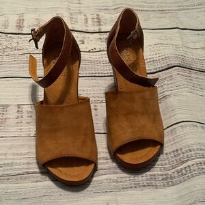 NWOB | BOC Cognac Open-Toe Wedge Heel | Womens 8